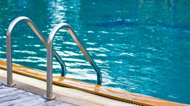 Piscine à coque à installer Saint-Bonnet-de-Mure